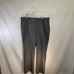 Ann Taylor Signature Fully Lined Women’s Trousers Sz‎ 16
Gray Plaid Pattern